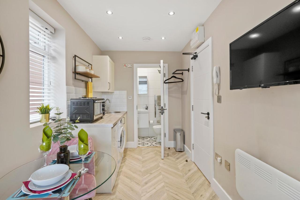 Апартаменты Boutique Heathrow Studio'S - Parking - Garden Хармондсворт Экстерьер фото