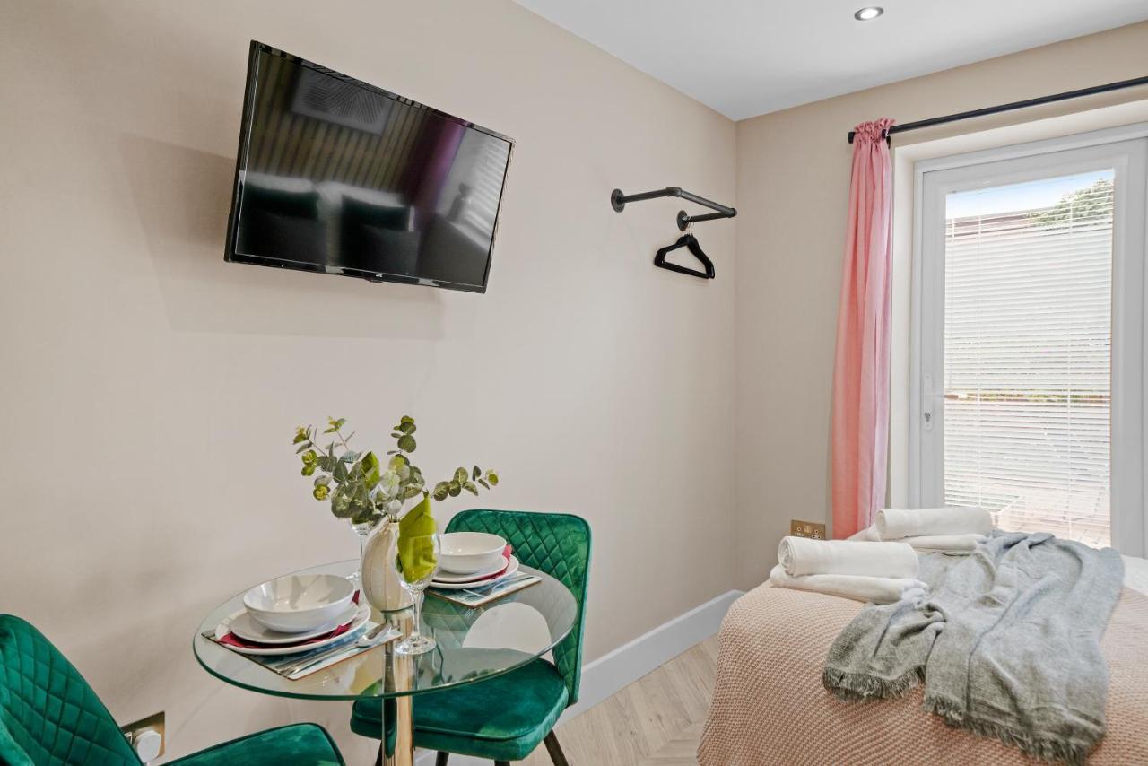 Апартаменты Boutique Heathrow Studio'S - Parking - Garden Хармондсворт Экстерьер фото