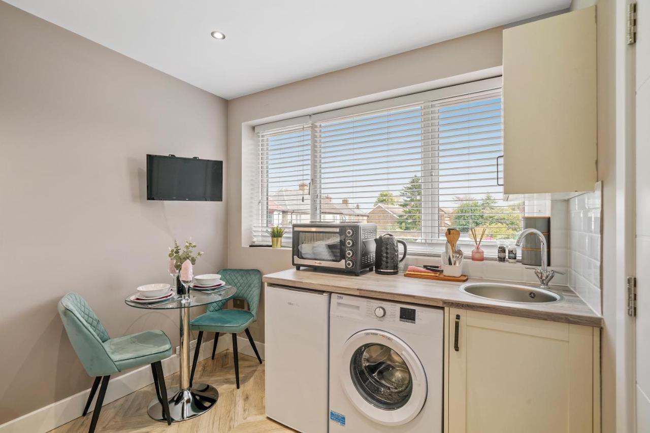 Апартаменты Boutique Heathrow Studio'S - Parking - Garden Хармондсворт Экстерьер фото