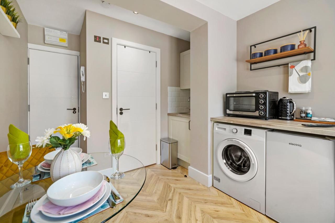 Апартаменты Boutique Heathrow Studio'S - Parking - Garden Хармондсворт Экстерьер фото