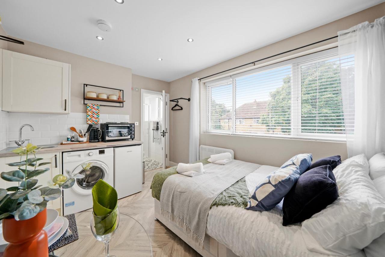 Апартаменты Boutique Heathrow Studio'S - Parking - Garden Хармондсворт Экстерьер фото